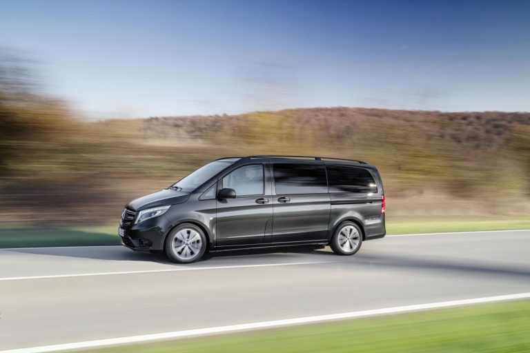 2022-Mercedes-Vito-Tourer-17